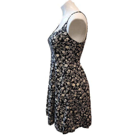 ❤️ 4/$20 Old Navy dress Women's XS Black ivory floral Sleeveless summer flare - Picture 7 of 13